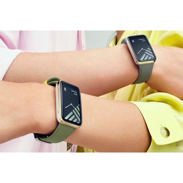 Умные часы Xiaomi Mi Band 7 Pro в черном цвете: стиль и функциональность в одном устройстве